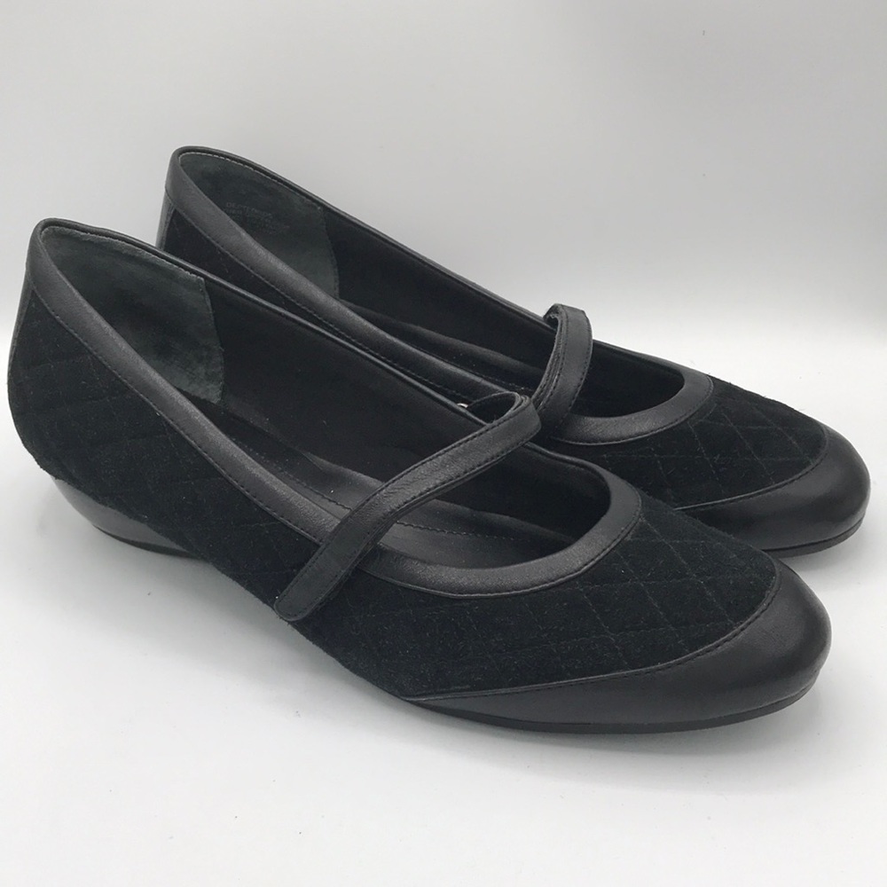 Easy Spirit Deptfords black quilted Mary Jane shoes, 8.5W